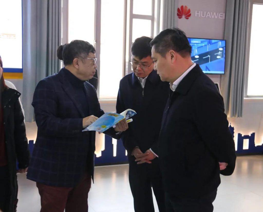 聚焦！南昌市紅谷灘區(qū)黨政代表團考察設計小鎮(zhèn)